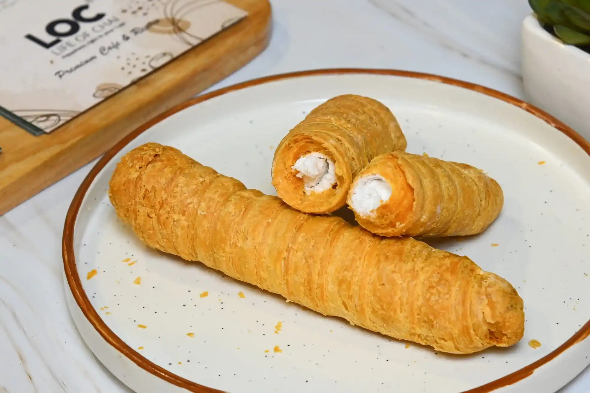 Cream Roll